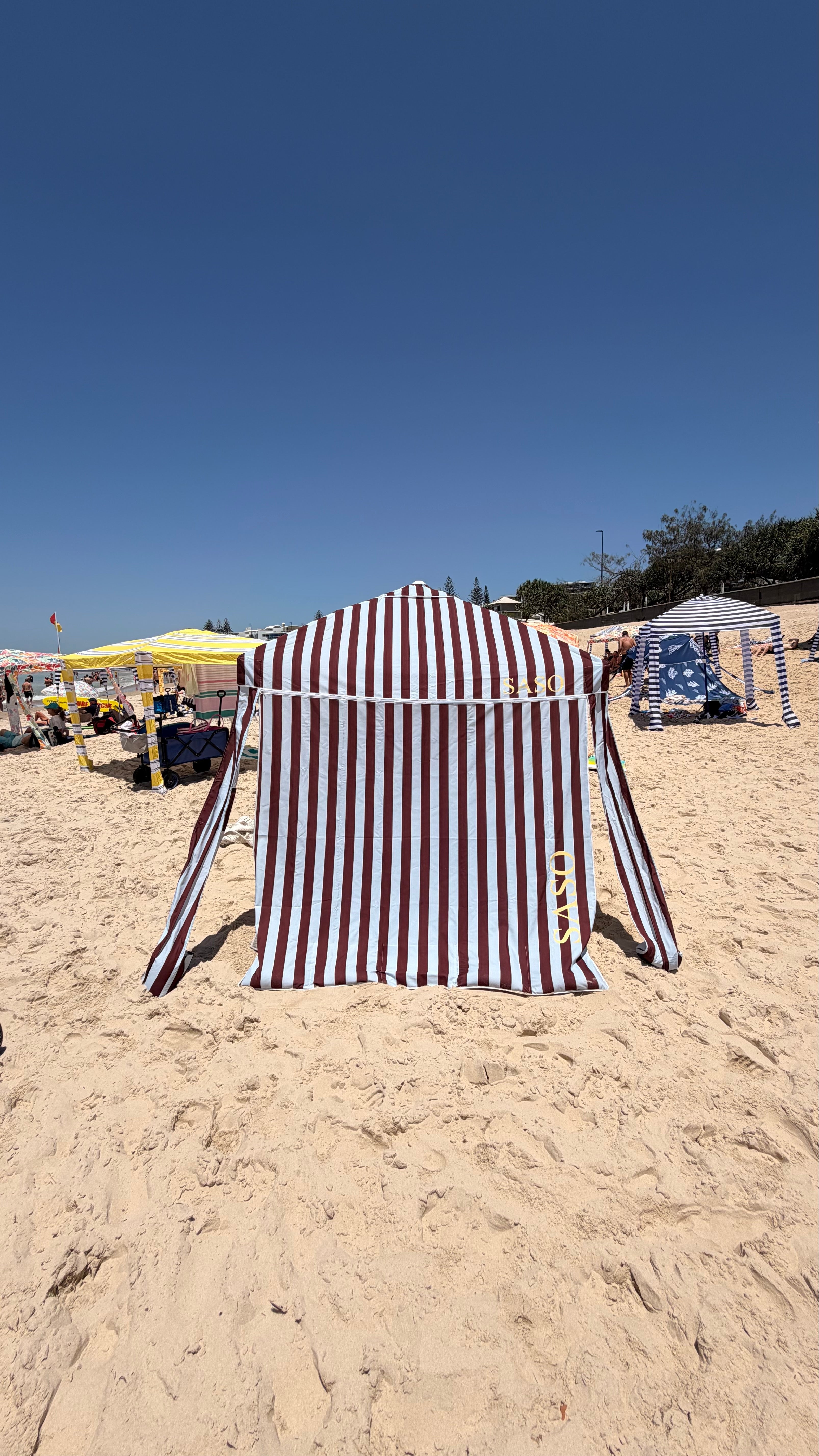 Burleigh Cabana with Shade Wall