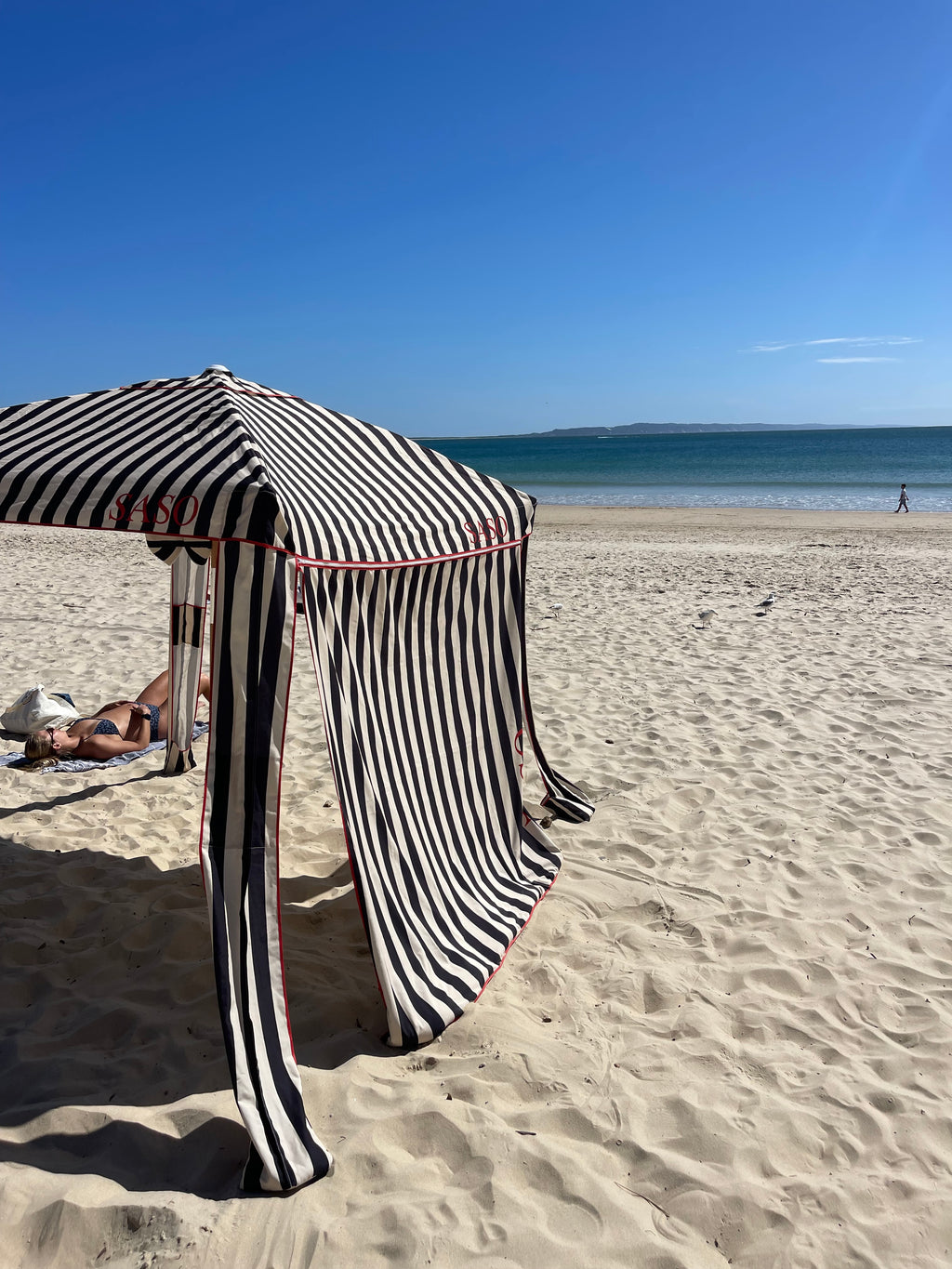 Noosa Cabana with Shade Wall