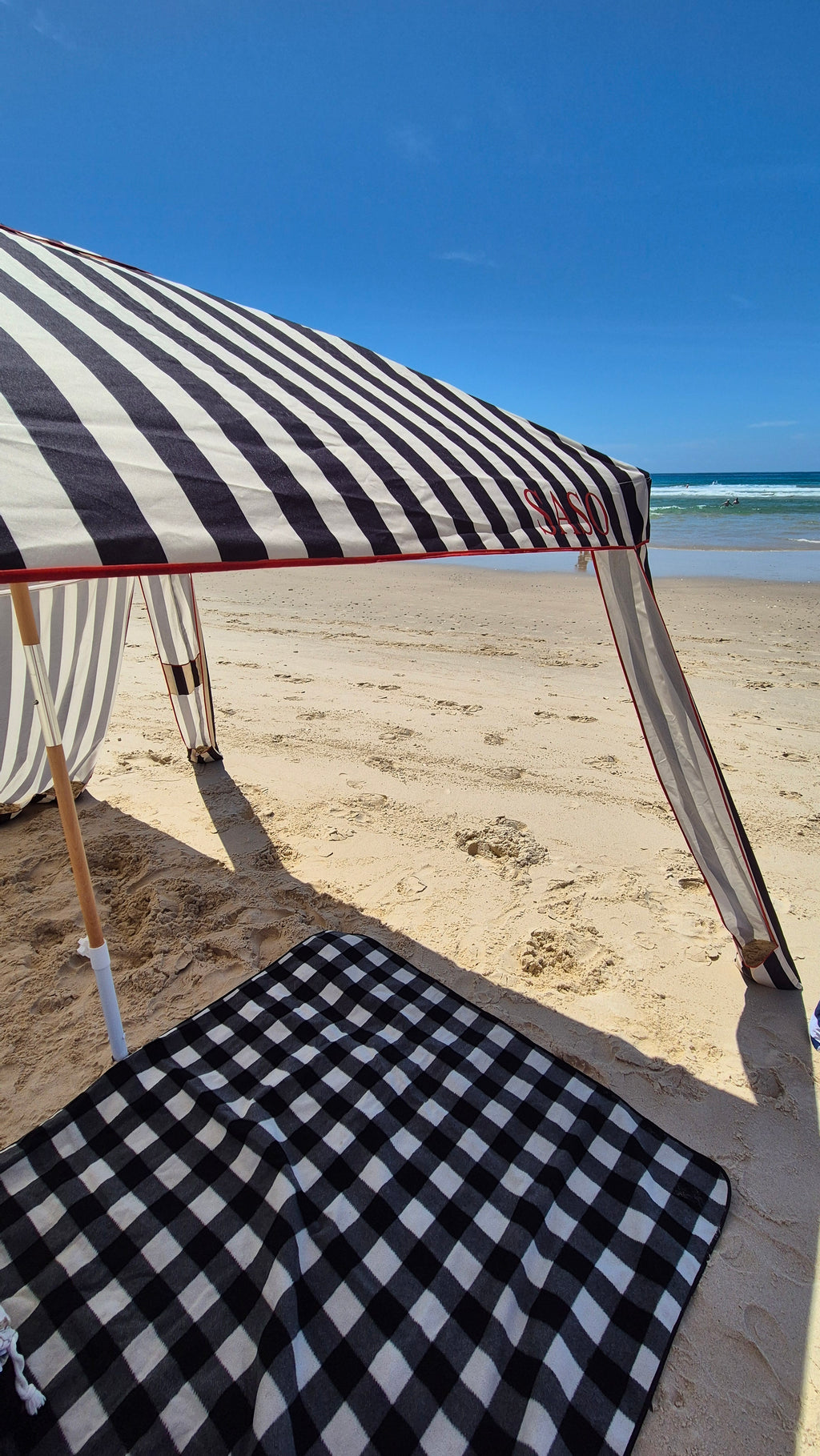 Noosa Cabana with Shade Wall