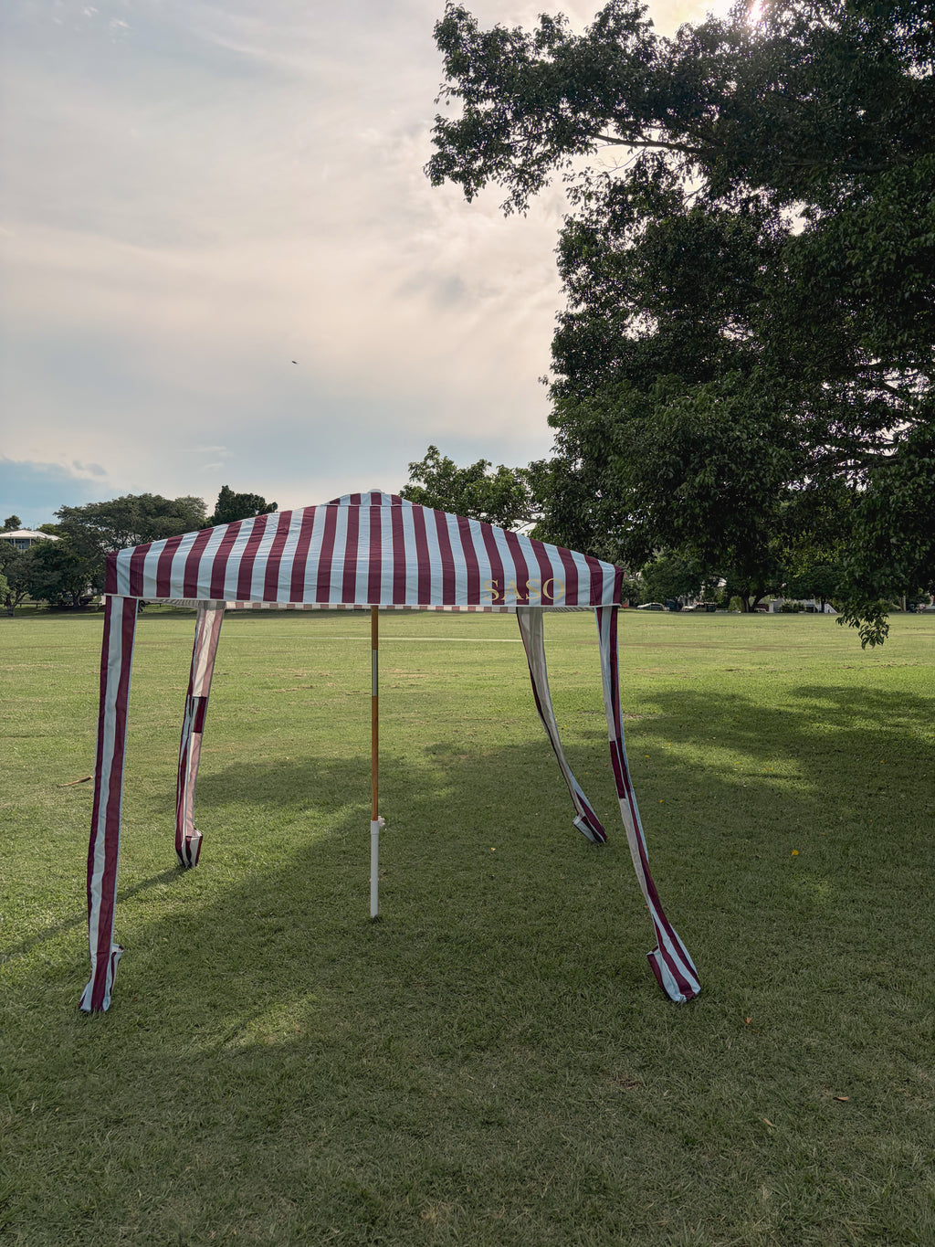 Burleigh Cabana with Shade Wall